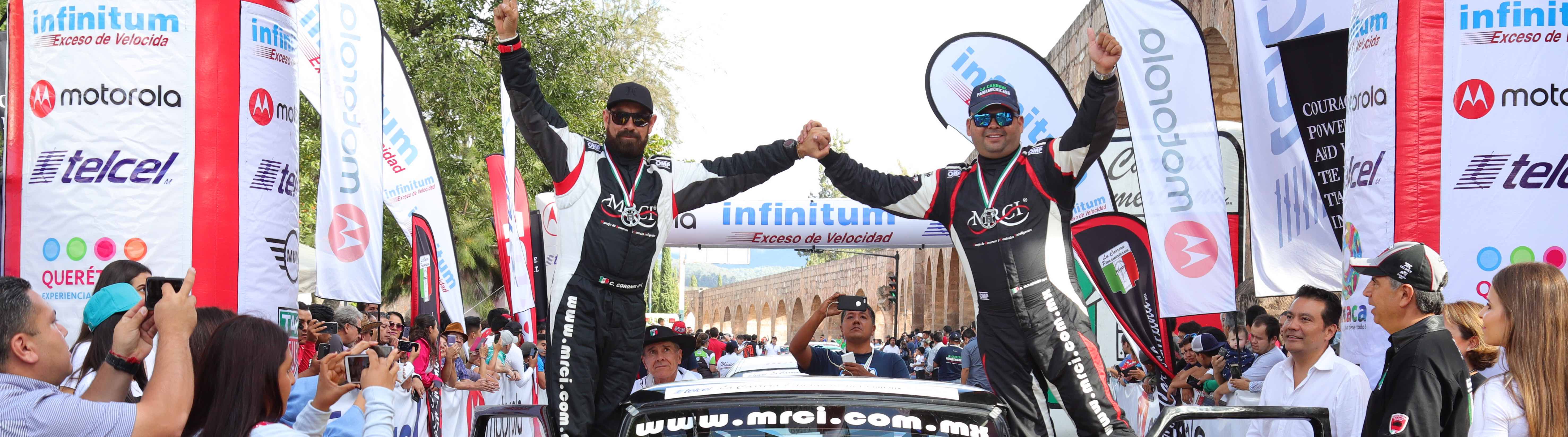 “El clima sigue poniendo a prueba a los mejores pilotos” La Carrera Panamericana