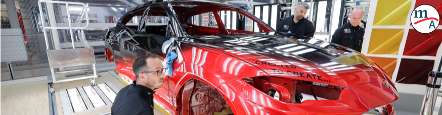 El Super SUV Urus de Lamborghini se pinta con artesanía y digitalización