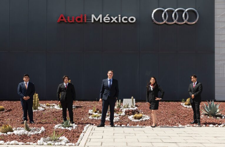 Se graduaron 71 estudiantes del Programa Dual de Aprendices de Audi México