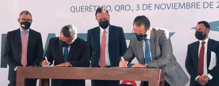 Stellantis México firmó convenio con la UTEQ