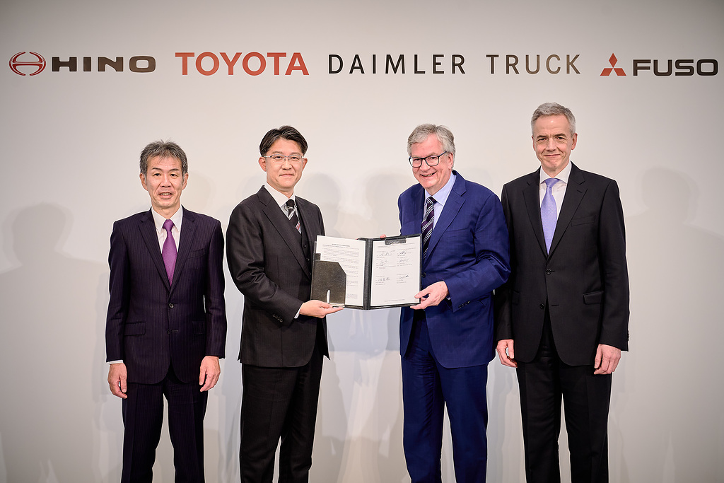 Daimler Truck, MFTBC, Hino y Toyota